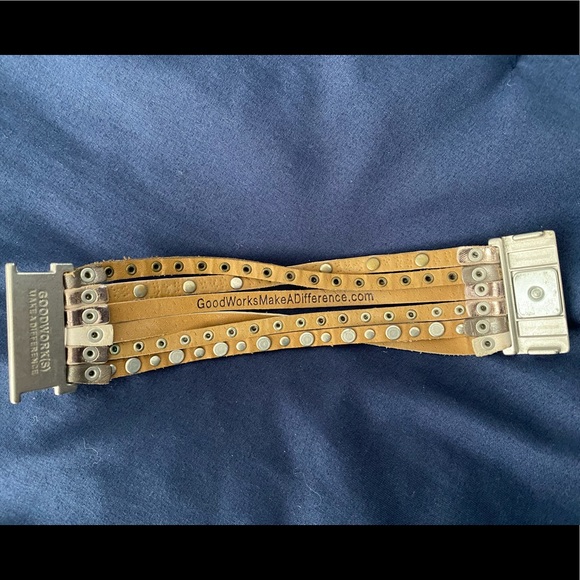 Good Works Make A Difference Leather Bracelet - Picture 4 of 5